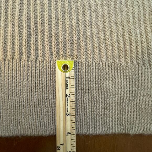 Banana Republic Cable Knit V-Neck Merino Wool Alpaca Tan Sweater Size Medium - Picture 10 of 11